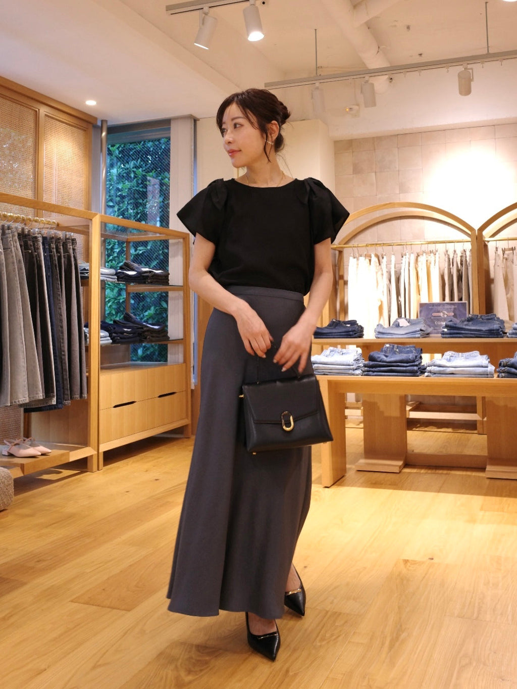 Hitomi
