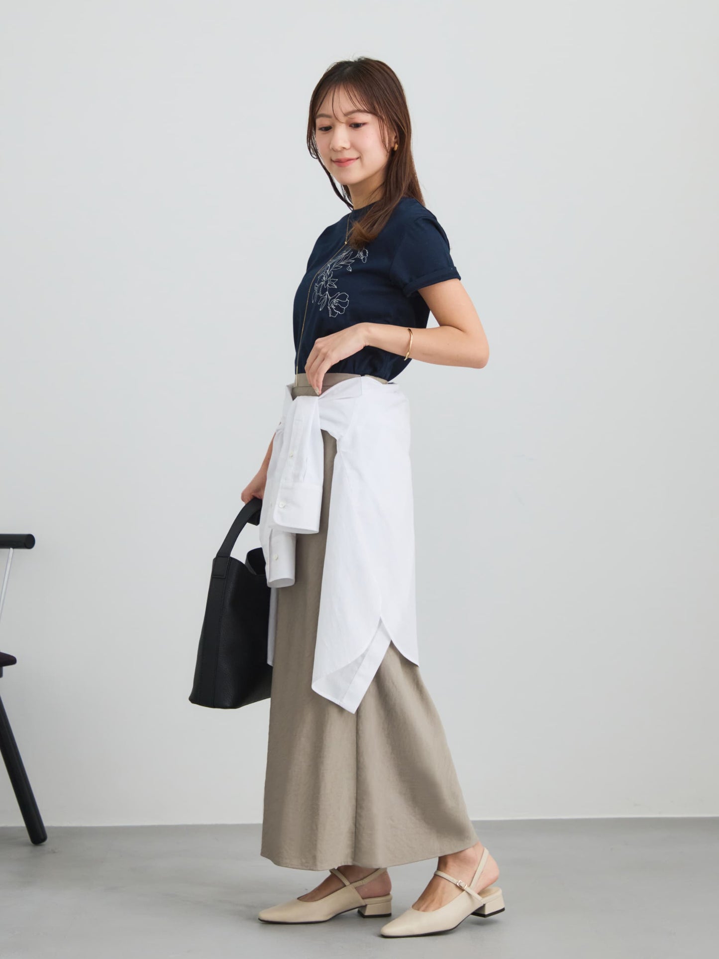 エンブロイダリーボタニカルＴシャツ　[通常]