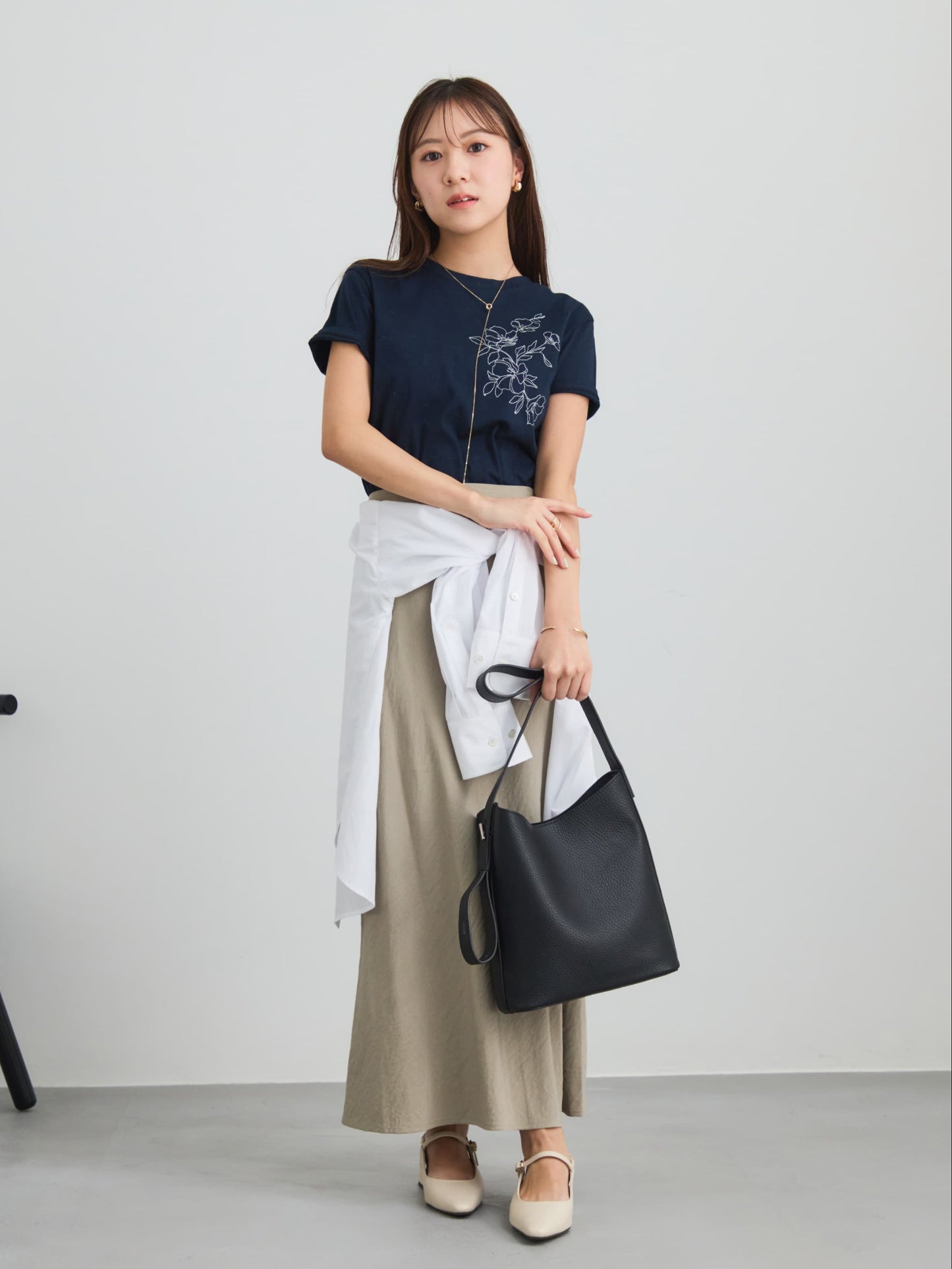 エンブロイダリーボタニカルＴシャツ　[通常]