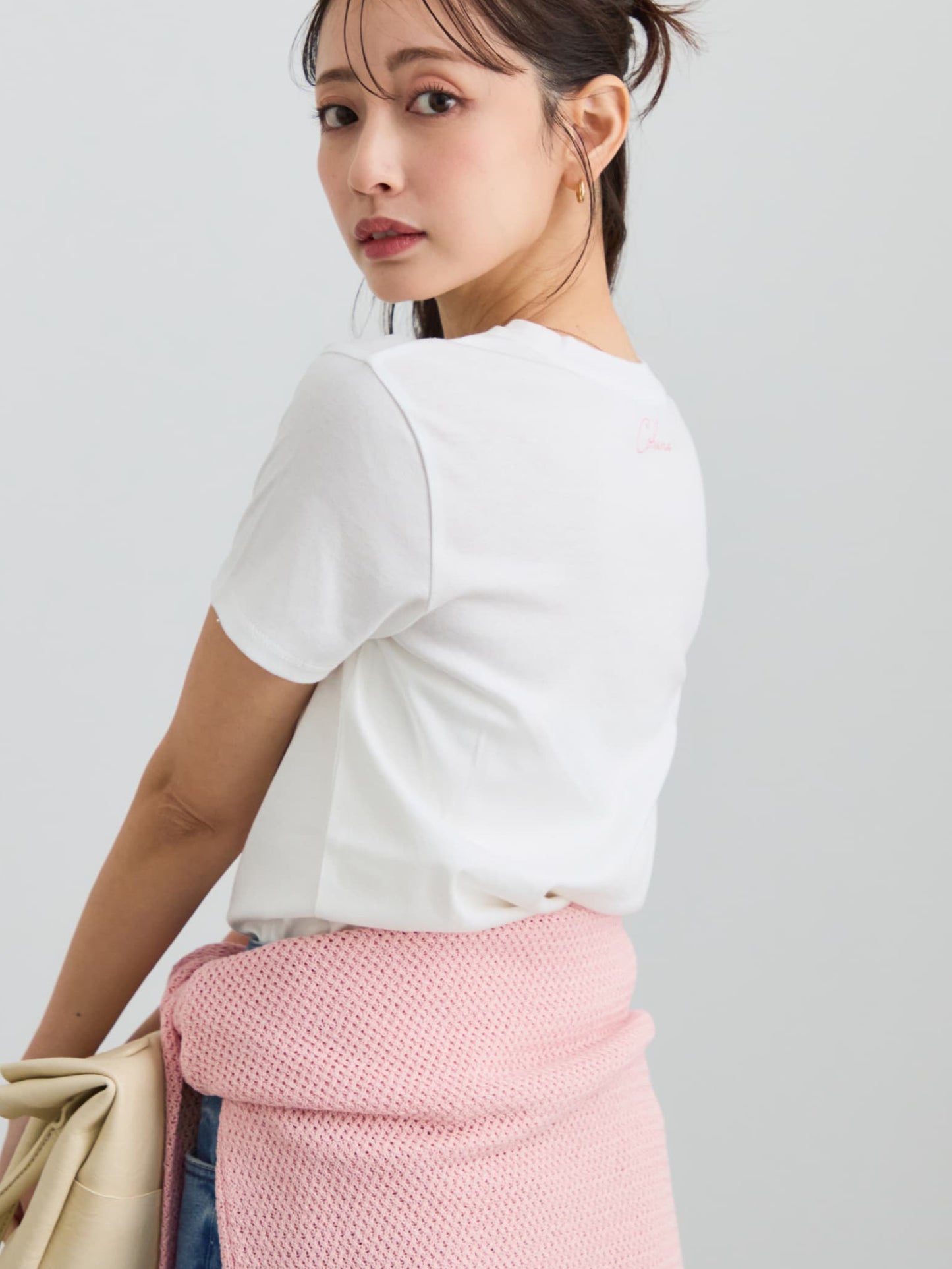 エンブロイダリーボタニカルＴシャツ　[通常]