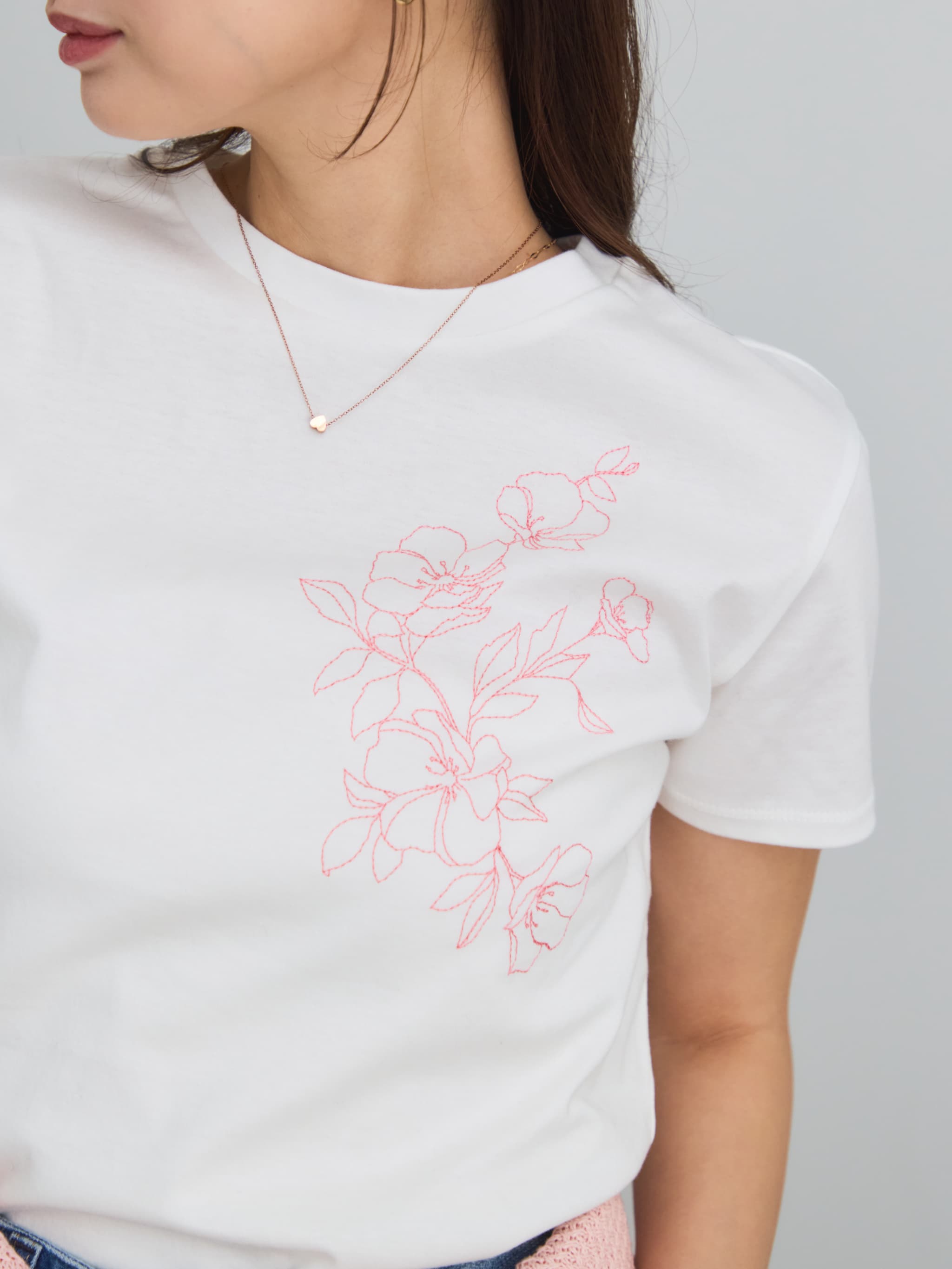 エンブロイダリーボタニカルTシャツ | 小柄・低身長女性向け