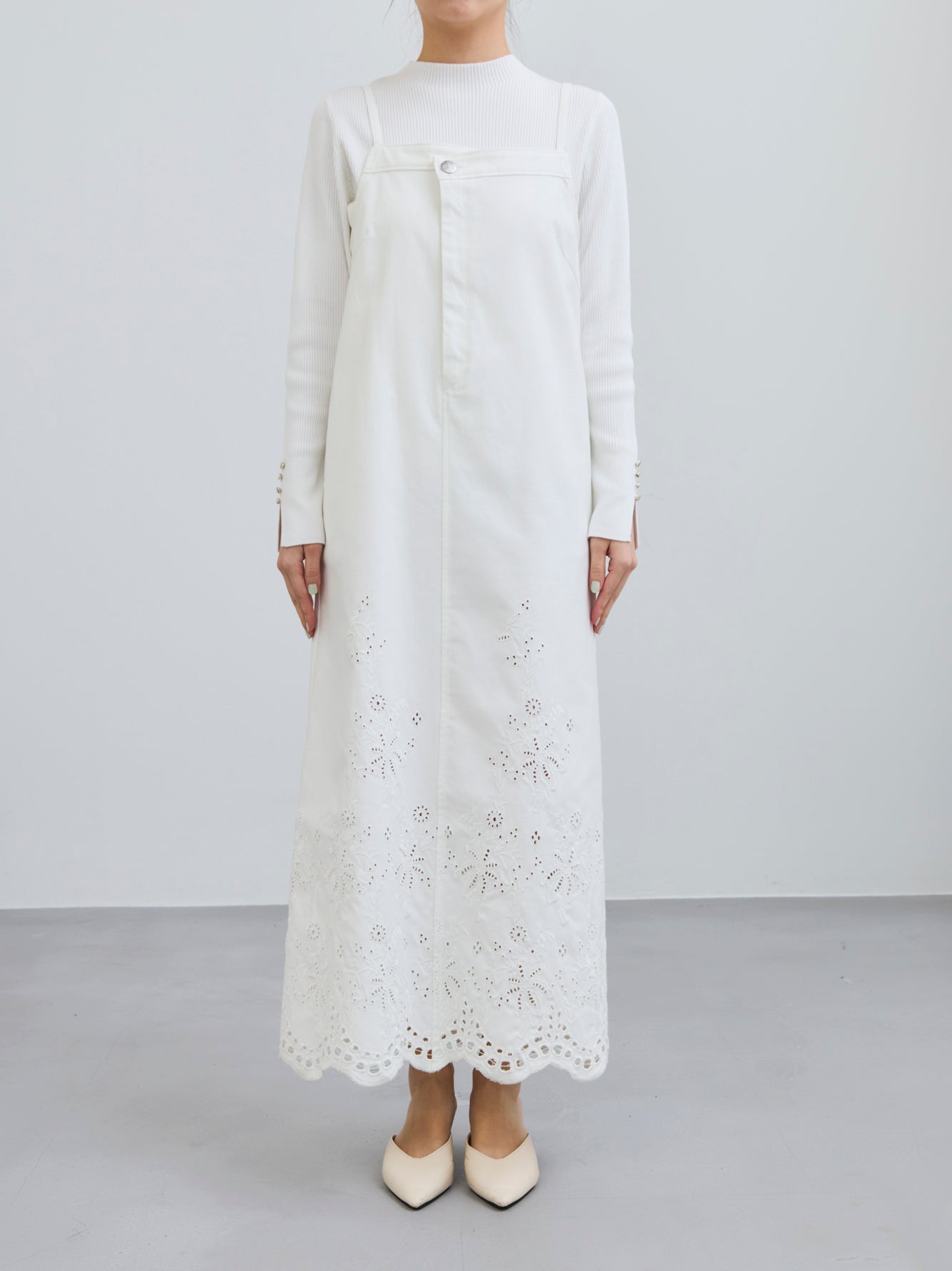 ※こちらが実物のカラーに一番お色味が近くなっております。（オフホワイト）<br>150cm | B:78 W:56 H:74 股下:69  | regular着用 (ヒールの高さ:3.5cm)