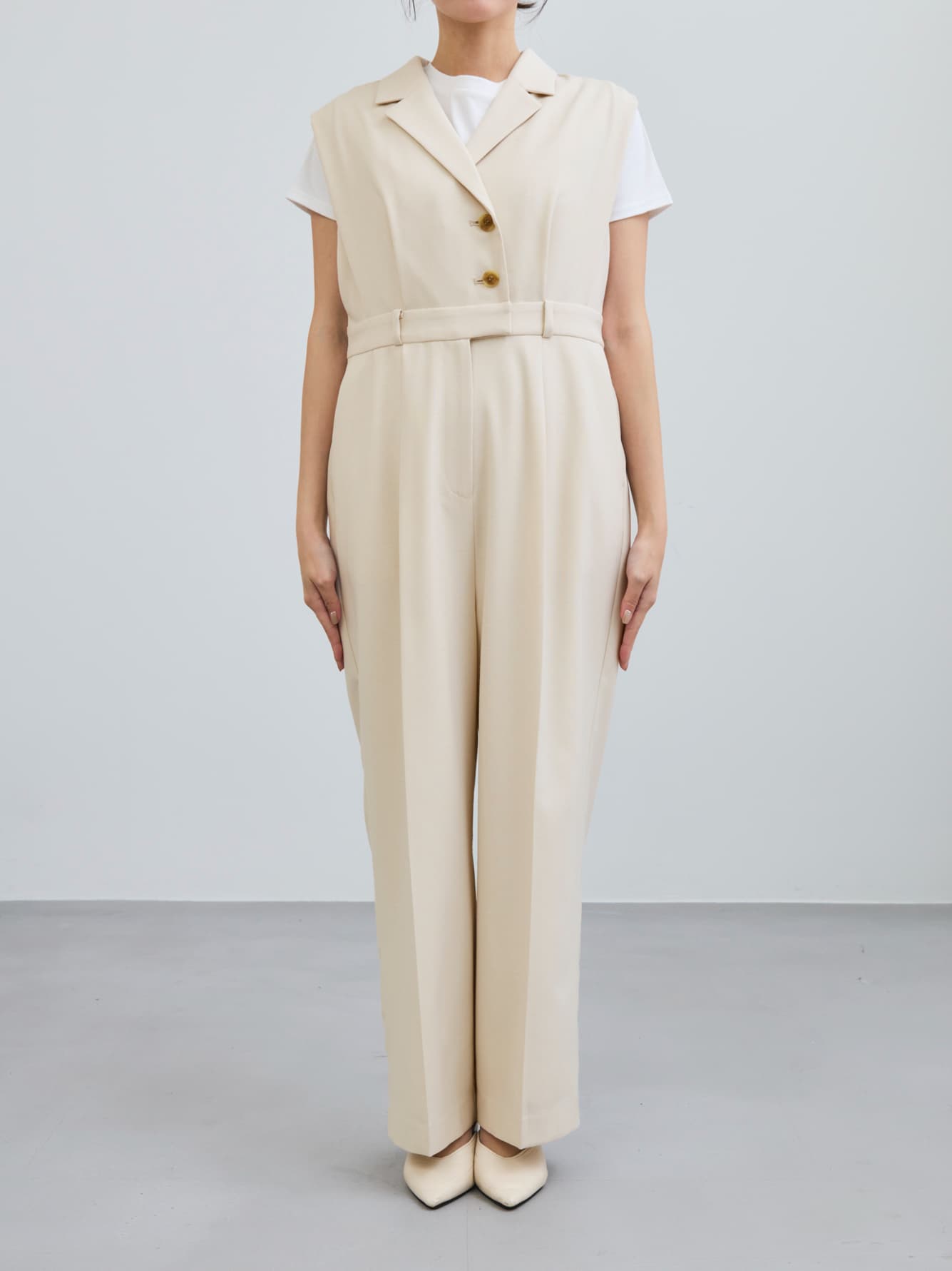 ※こちらが実物のカラーに一番お色味が近くなっております。（ライトベージュ）<br>149cm | B:77 W:60 H:83 股下:68.5 | regular着用 (ヒールの高さ: 3.5cm) 