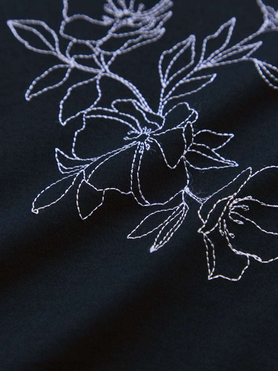 エンブロイダリーボタニカルＴシャツ　[通常]