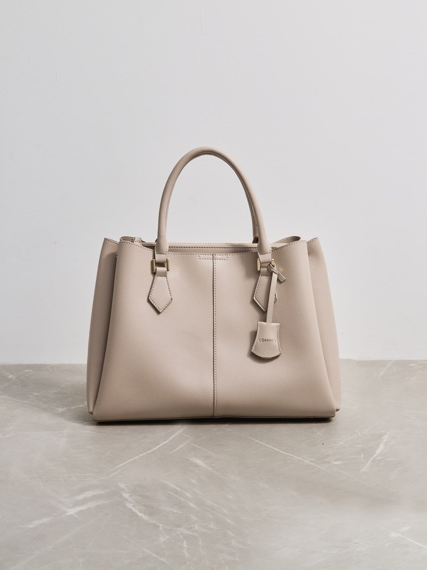 ※こちらが実物のカラーに一番お色味が近くなっております。（ベージュ）