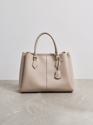 ※こちらが実物のカラーに一番お色味が近くなっております。（ベージュ）