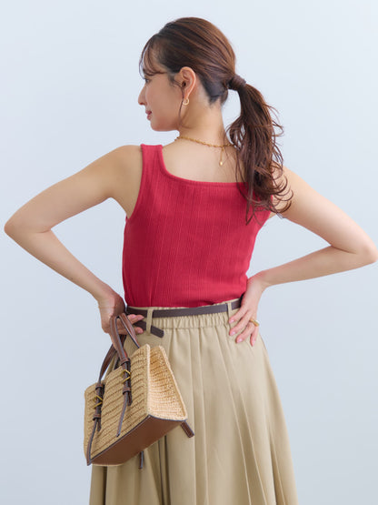 カップ付きスクエアネックタンクトップ　[通常]