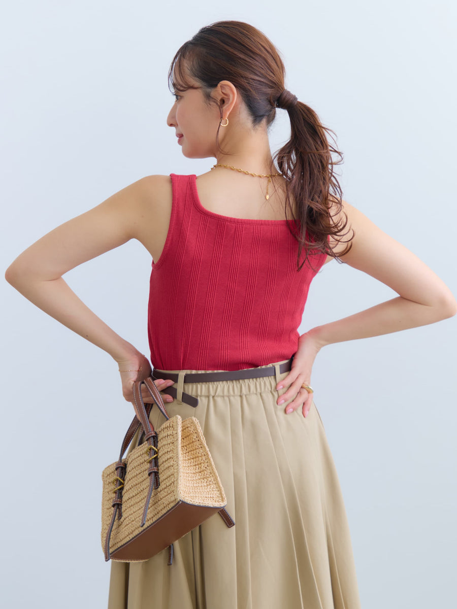 カップ付きスクエアネックタンクトップ　[通常]