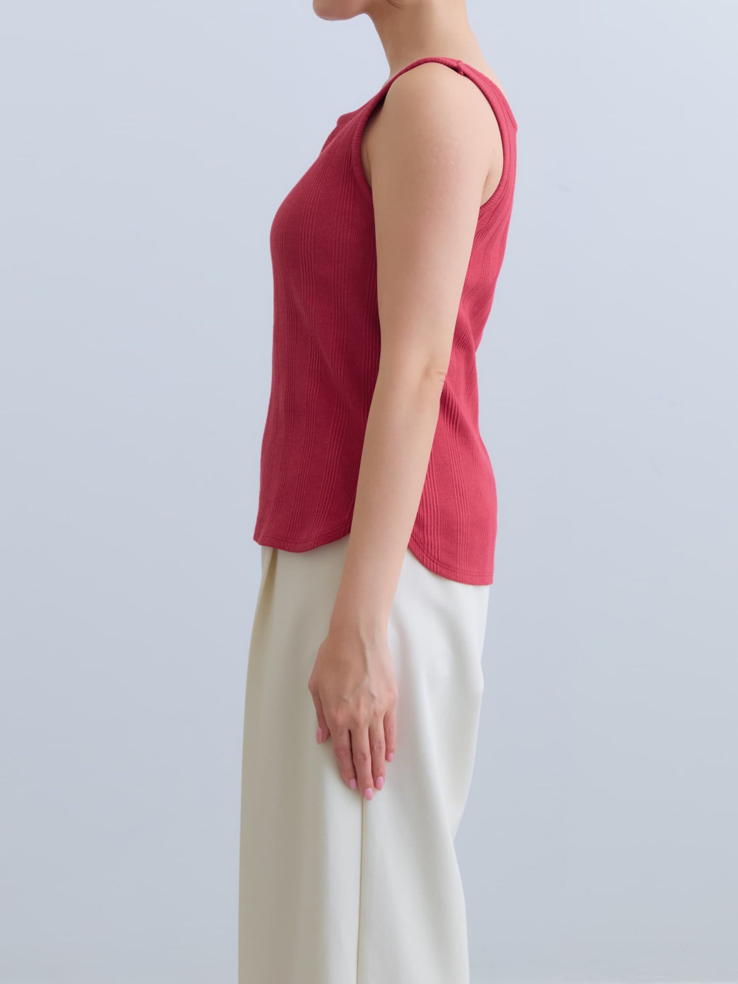 カップ付きスクエアネックタンクトップ　[通常]