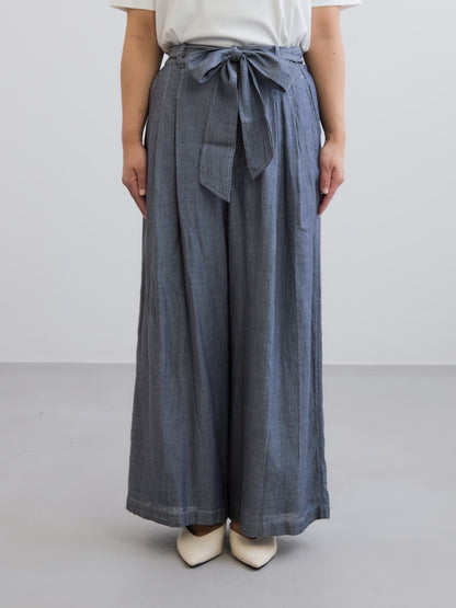 ※こちらが実物のカラーに一番お色味が近くなっております。（インディゴ）<br>144cm | B:80 W:64 H:84 股下:62 | short-XS着用 (ヒールの高さ:3.5cm)