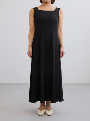 ※こちらが実物のカラーに一番お色味が近くなっております。（ブラック）<br>144cm | B:80 W:64 H:84 股下:62 | short着用(ヒールの高さ: 3.5cm) 