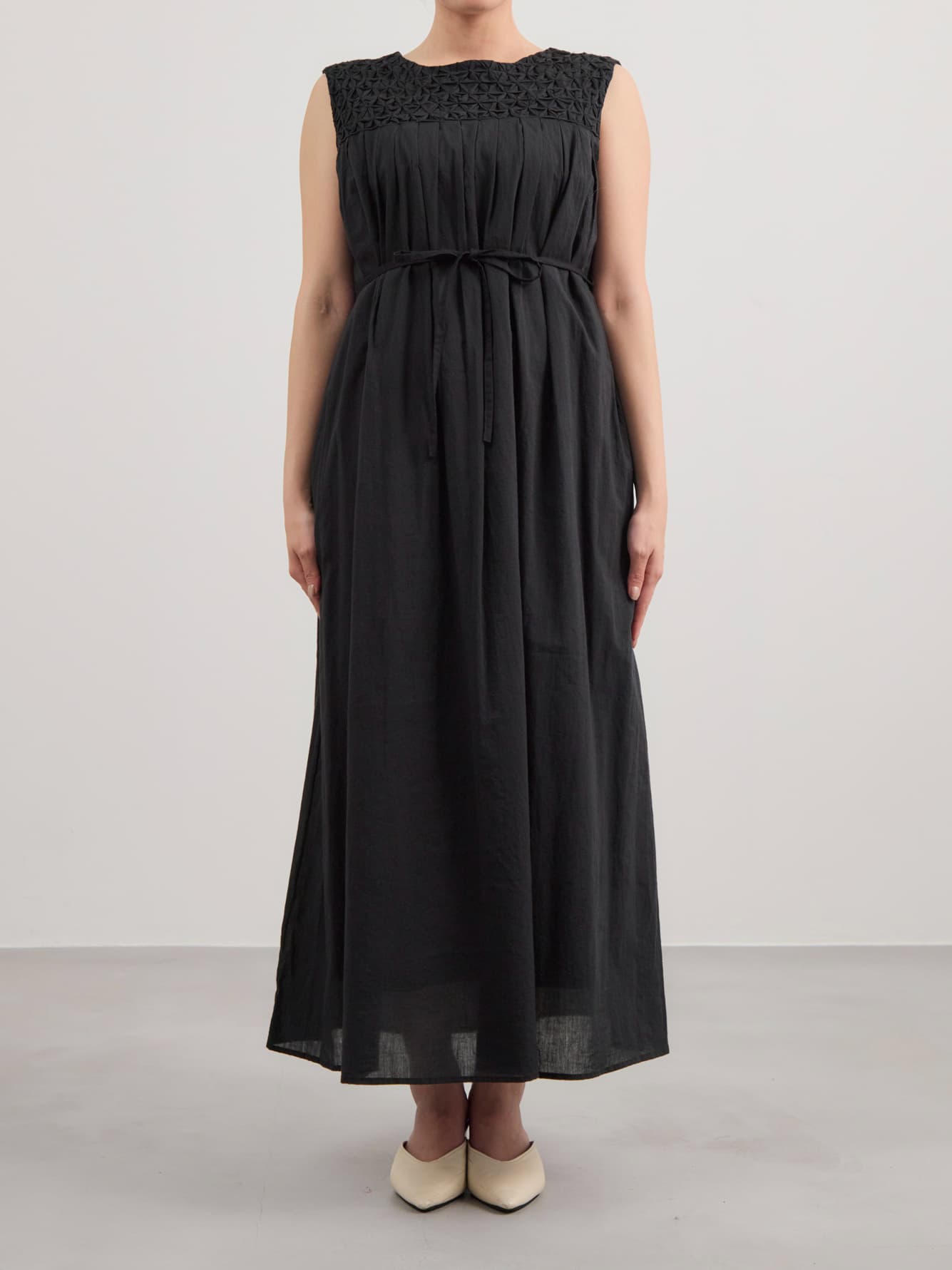 ※こちらが実物のカラーに一番お色味が近くなっております。（ブラック）<br>149cm | B:77 W:60 H:83 股下:68.5 | regular着用 (ヒールの高さ: 3.5cm) 