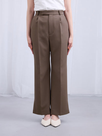 ※こちらが実物のカラーに一番お色味が近くなっております。（ブラウン）<br>149cm | B:77 W:60 H:83 股下:68.5 | regular-XS着用 (ヒールの高さ: 3.5cm)