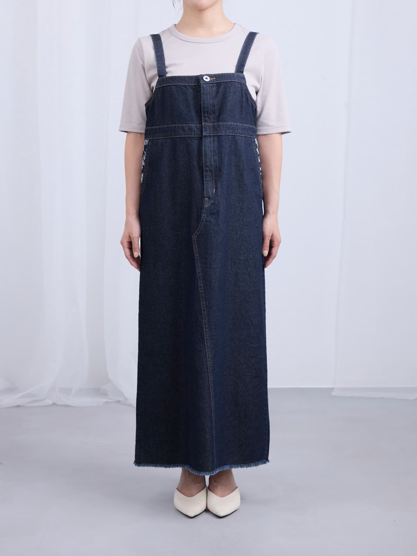 ※こちらが実物のカラーに一番お色味が近くなっております。（インディゴ）<br>143cm | B:78 W:59 H:82 股下:64  | short着用 (ヒールの高さ: 3.5cm)