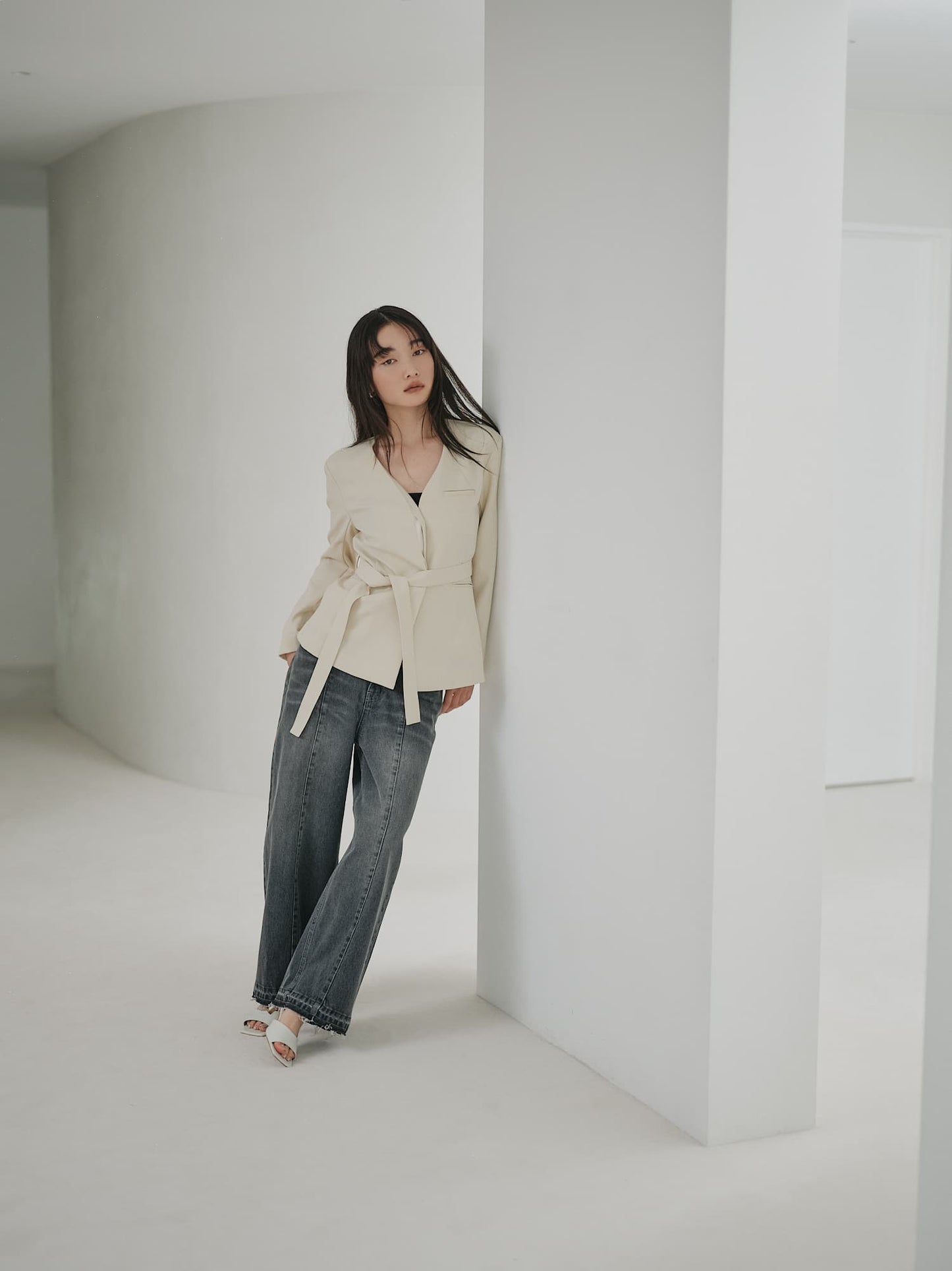 ベルト付きノーカラージャケット　[通常]