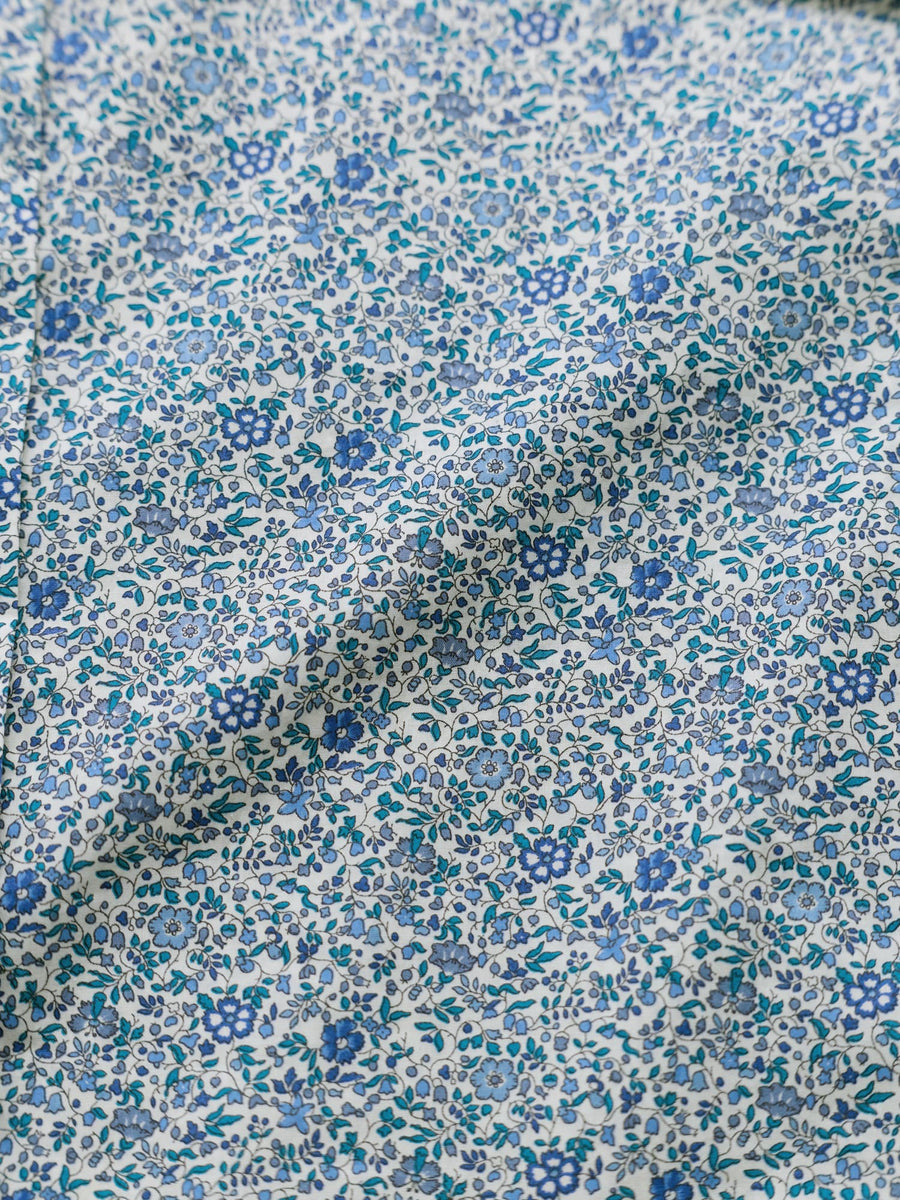 【COHINA MADE WITH LIBERTY FABRIC】ラッフルスリーブブラウス　[通常]