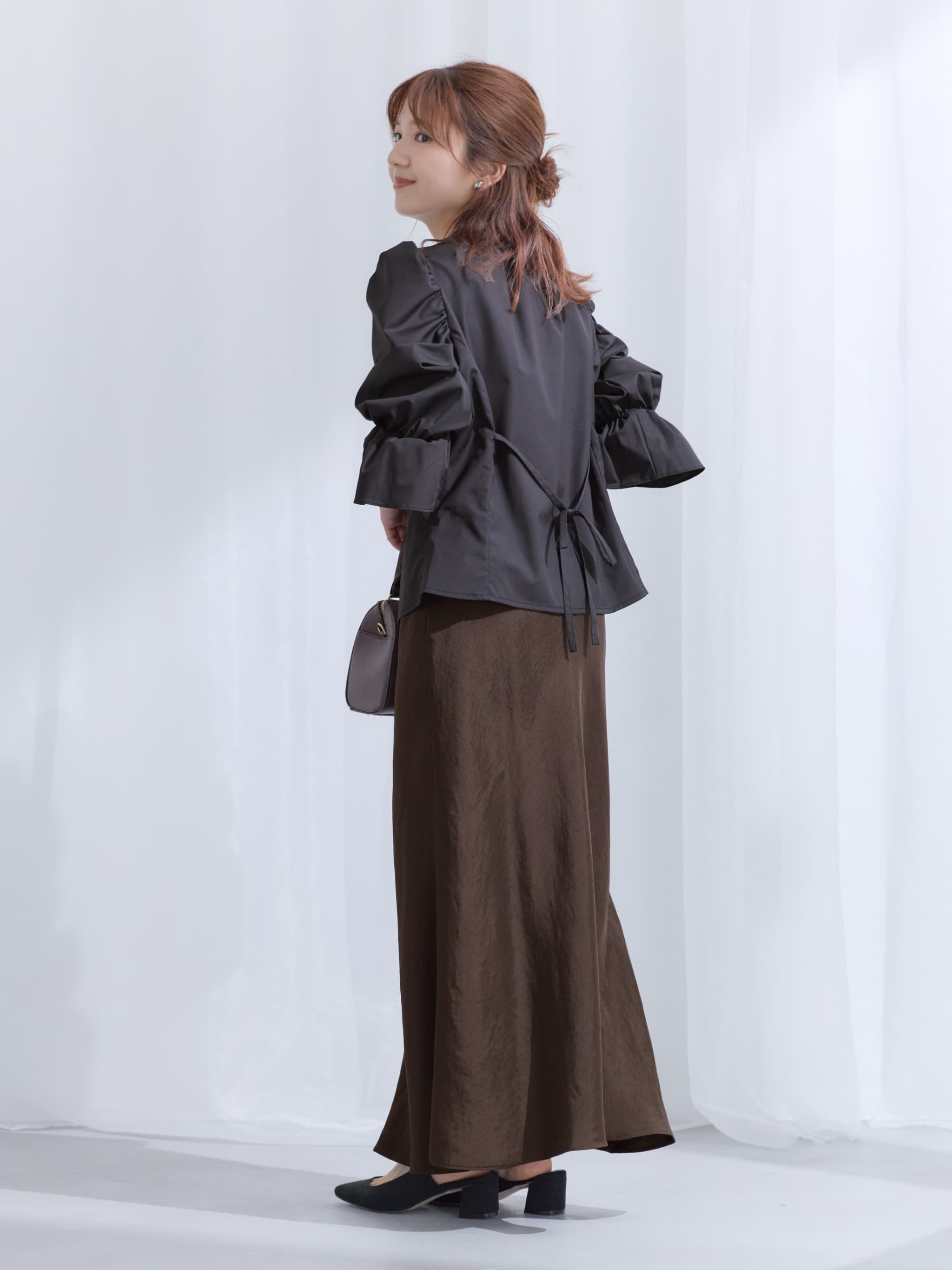 店舗限定】ギャザーパフスリーブブラウス | 小柄・低身長女性向け