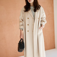 ライトベージュ