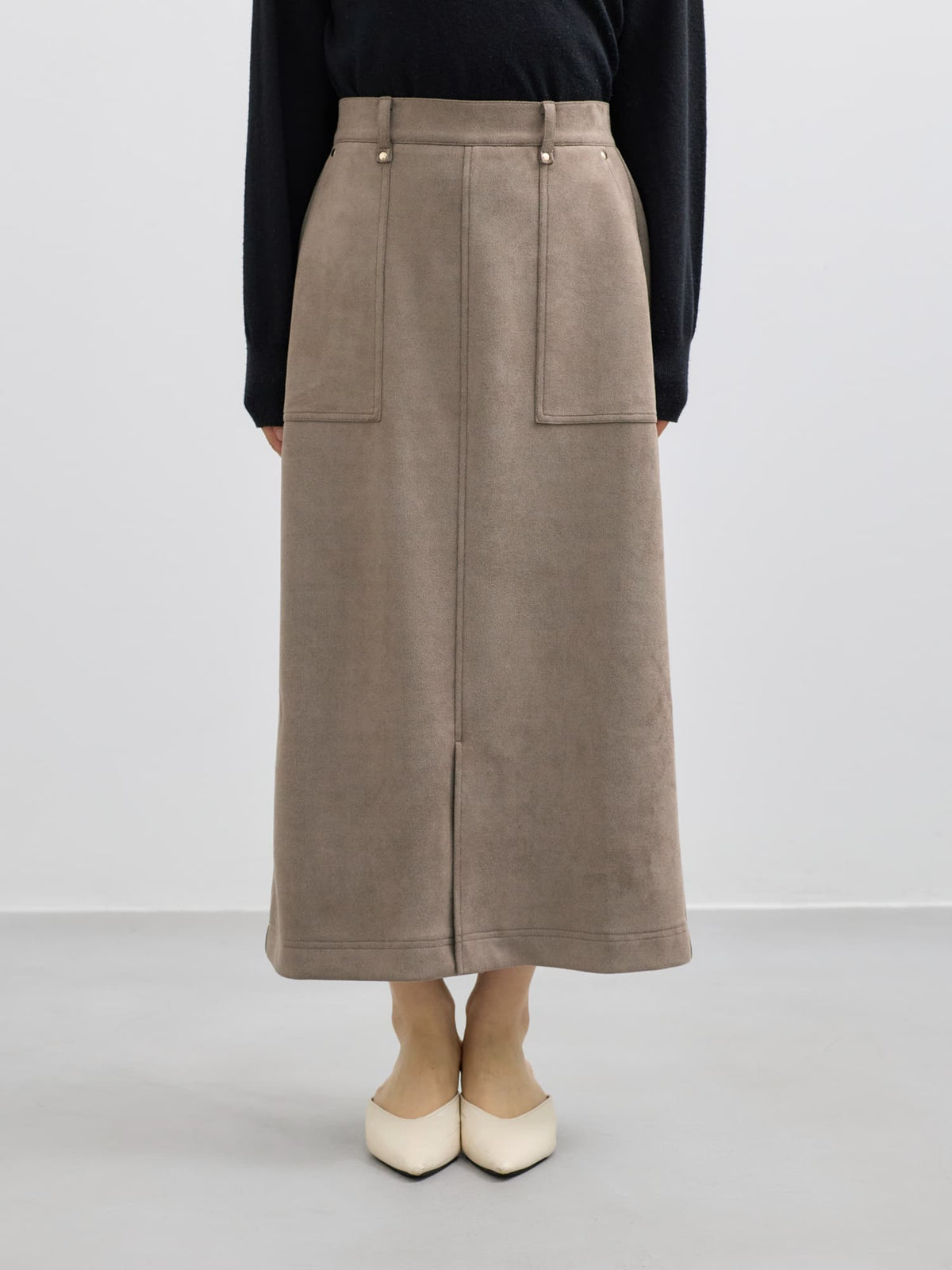 ※こちらが実物のカラーに一番お色味が近くなっております。（グレージュ）<br>143cm | B:73 W:60 H:81 股下:65  | short-XS着用 (ヒールの高さ:3.5cm)