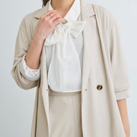 ライトベージュ