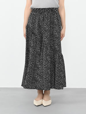 ※こちらが実物のカラーに一番お色味が近くなっております。（モノトーン）<br>143cm | B:73 W:60 H:81 股下:65  |  short着用 (ヒールの高さ: 3.5cm) 