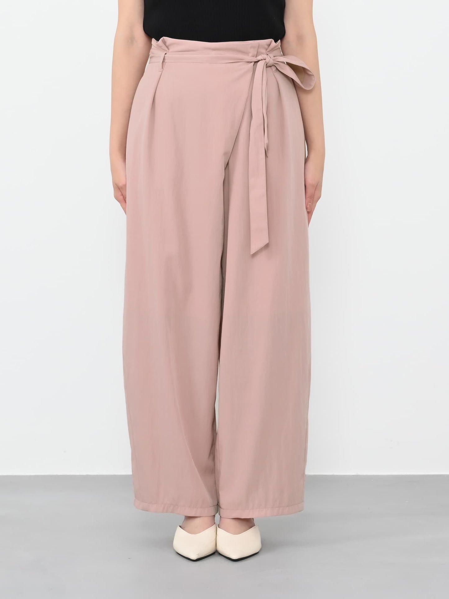 ※こちらが実物のカラーに一番お色味が近くなっております。（ピンク）<br>149cm | B:77 W:60 H:83 股下:68.5 | regular-XS着用 (ヒールの高さ: 3.5cm) 