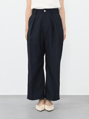 ※こちらが実物のカラーに一番お色味が近くなっております。（ネイビー）<br>143cm | B:73 W:60 H:81 股下:65 |short-XS着用 (ヒールの高さ: 3.5cm) 