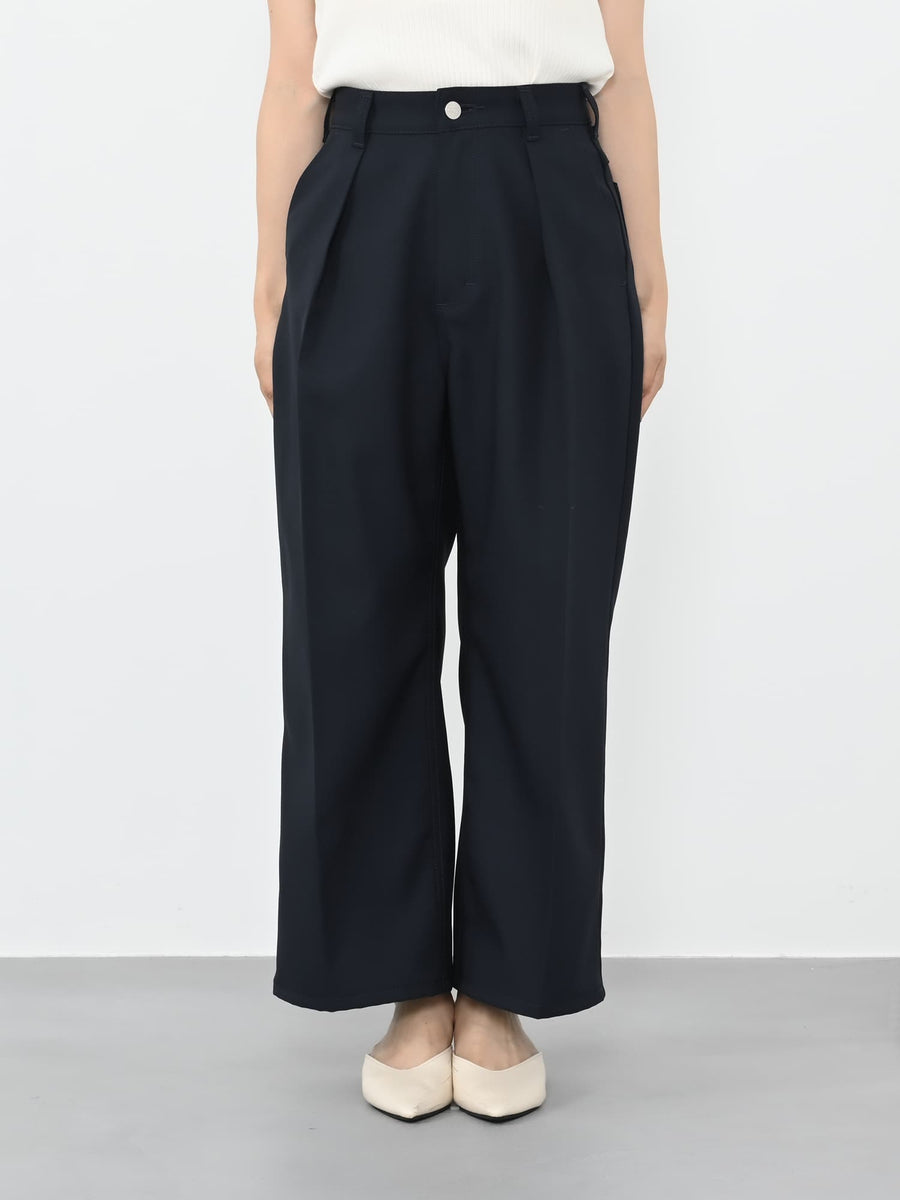 ※こちらが実物のカラーに一番お色味が近くなっております。（ネイビー）<br>143cm | B:73 W:60 H:81 股下:65 |short-XS着用 (ヒールの高さ: 3.5cm) 