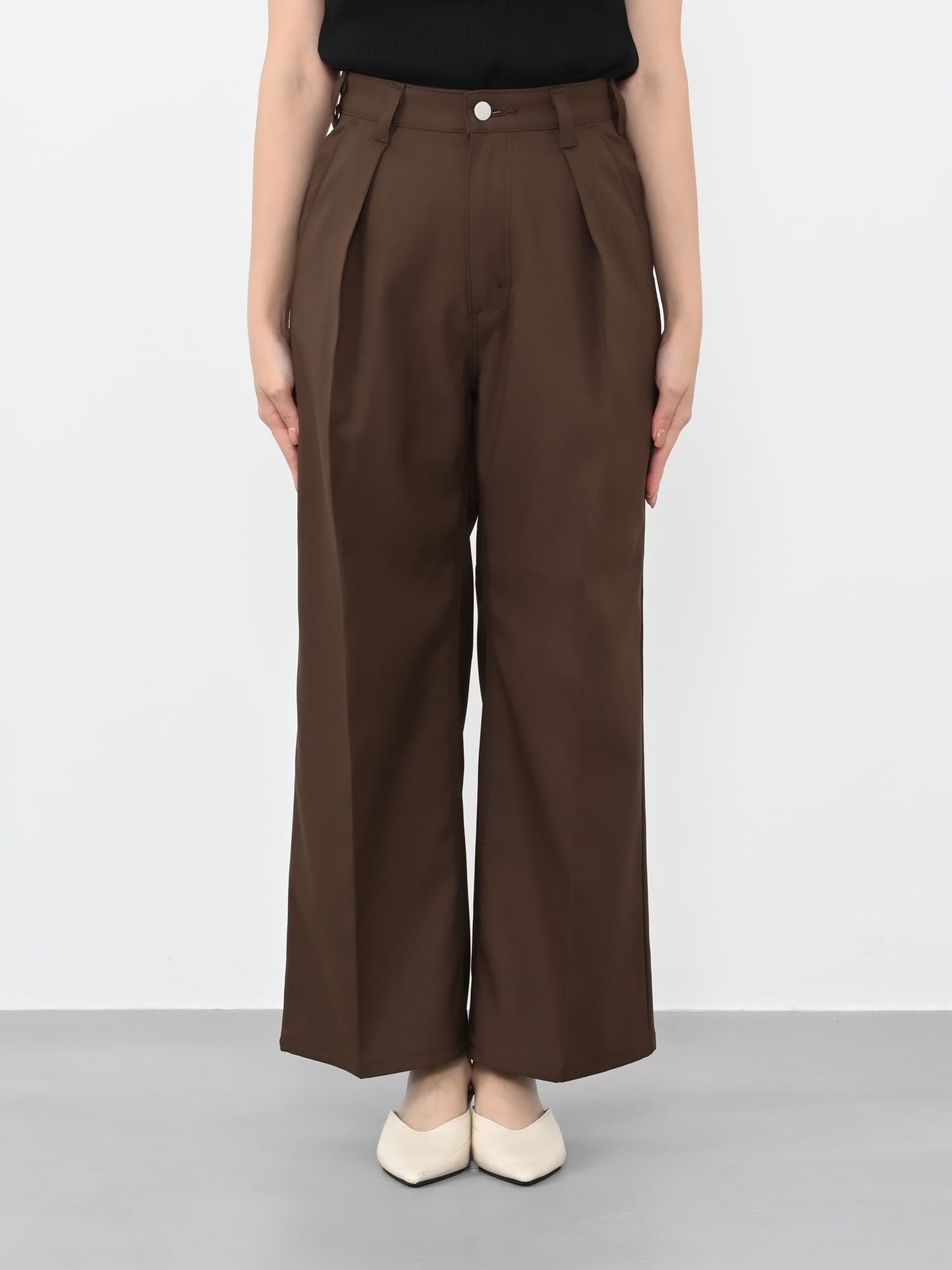 ※こちらが実物のカラーに一番お色味が近くなっております。（ブラウン）<br>149cm | B:77 W:60 H:83 股下:68.5 |regular-XS着用 (ヒールの高さ: 3.5cm) 