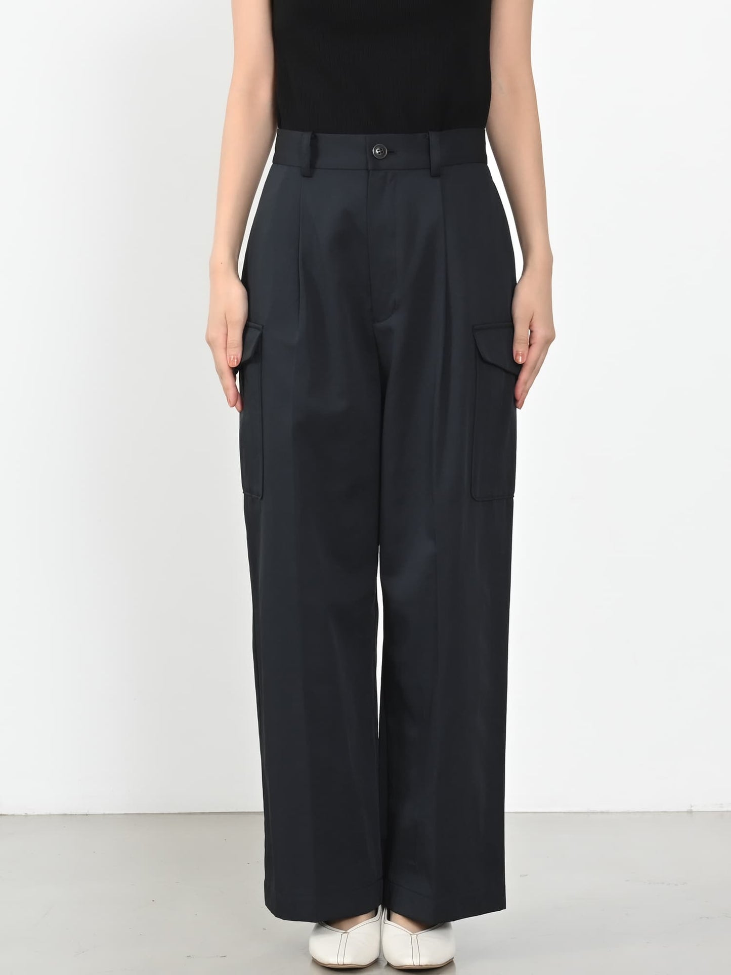 ※こちらが実物のカラーに一番お色味が近くなっております。（ネイビー）<br>150cm | B:78 W:56 H:74 股下:69  | regular-XS着用 (ヒールの高さ:3.5cm)