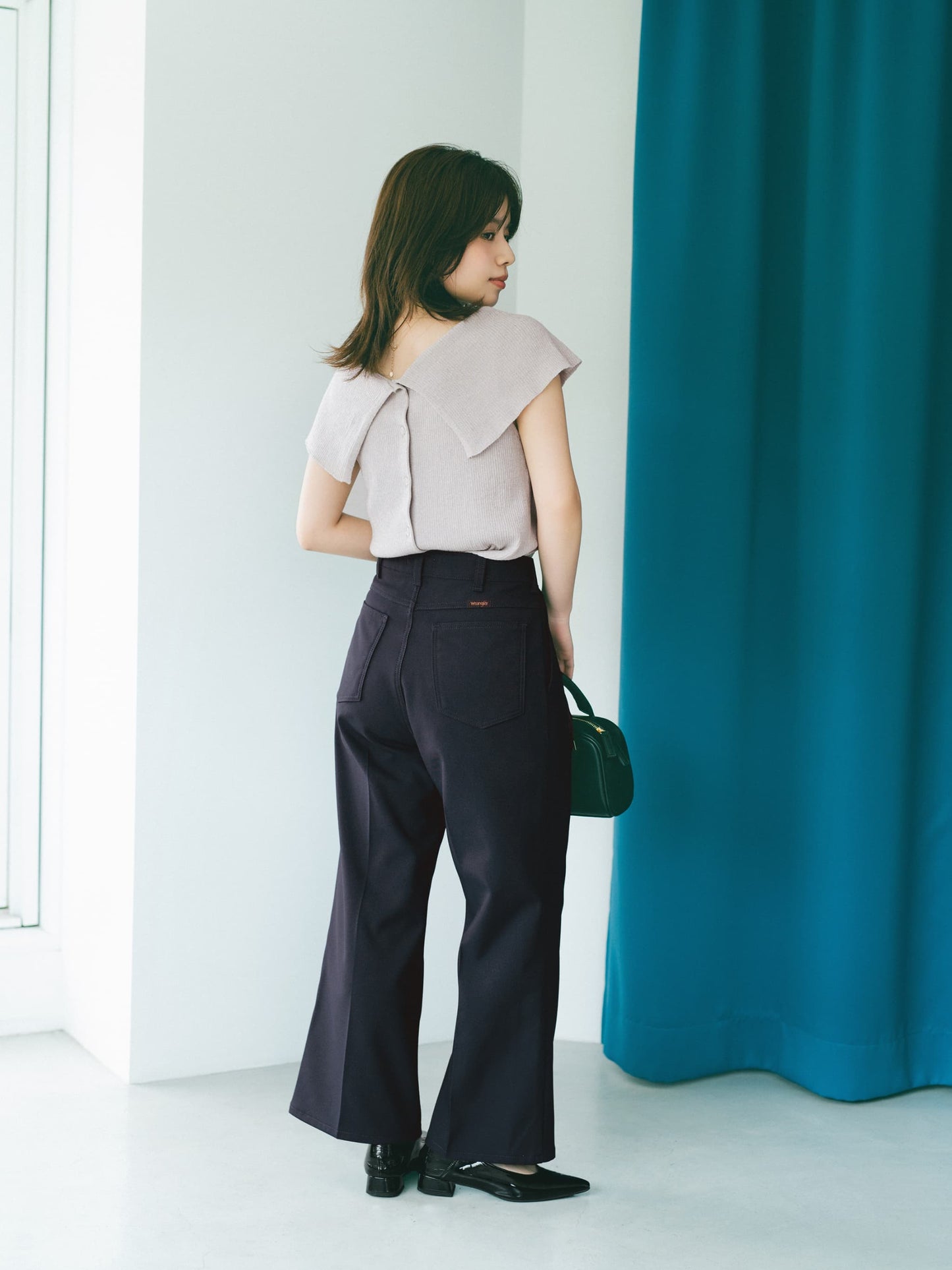 Vネックデザインカラーリブニット　[通常]