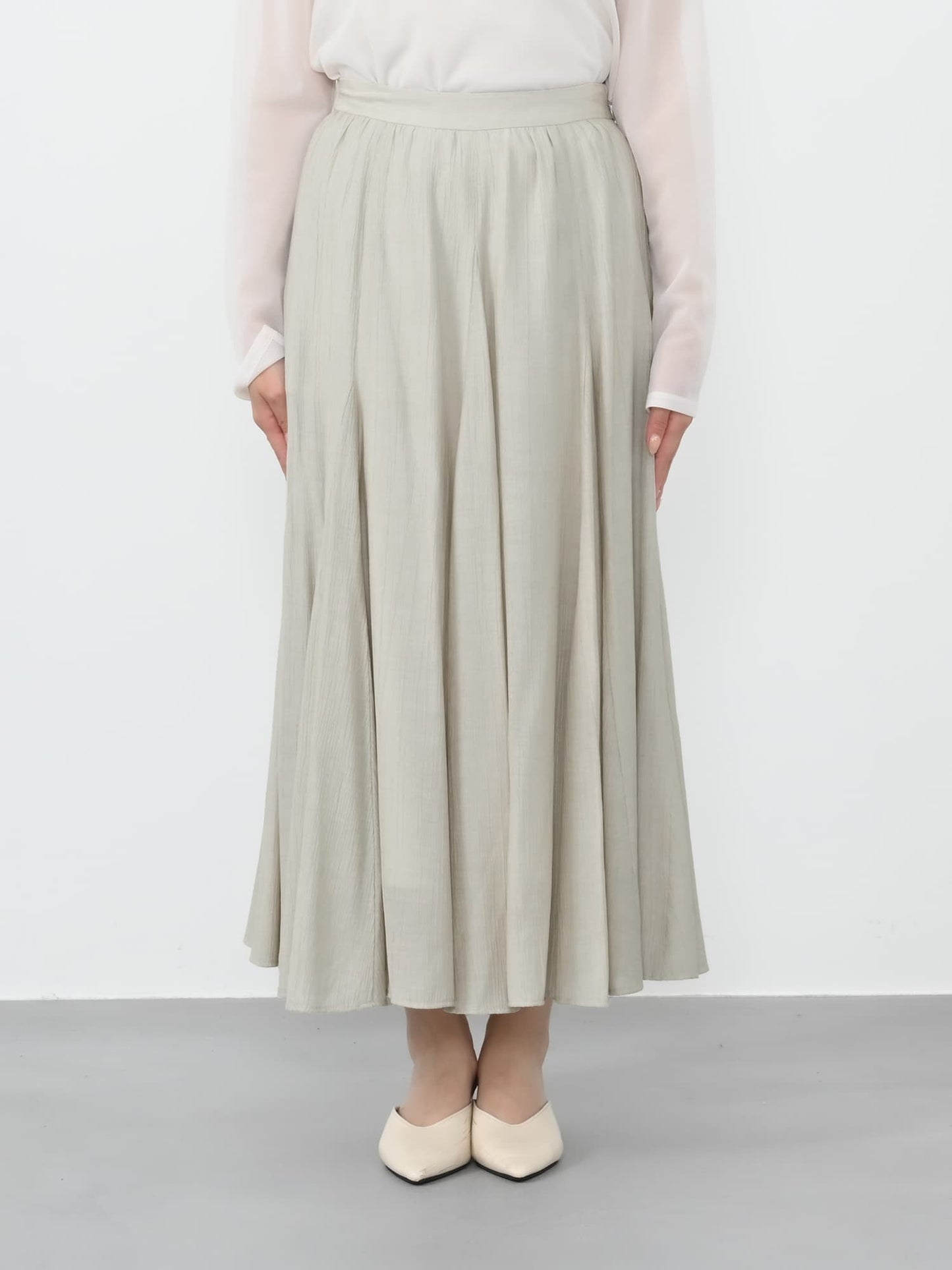 ※こちらが実物のカラーに一番お色味が近くなっております。（ライトベージュ）<br>149cm | B:77 W:60 H:83 股下:68.5 | regular-XS着用 (ヒールの高さ: 3.5cm) 