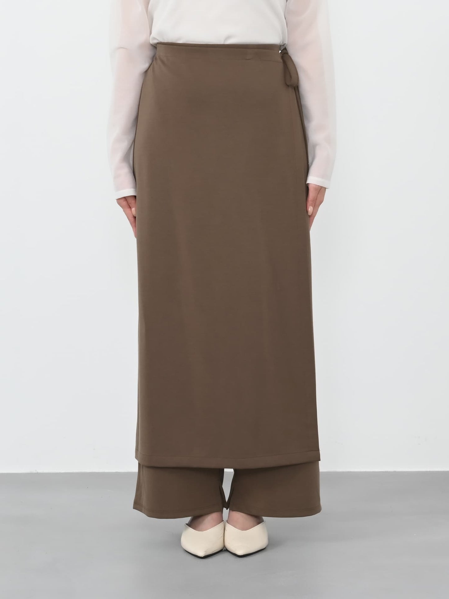 ※こちらが実物のカラーに一番お色味が近くなっております。（ブラウン）<br>149cm | B:77 W:60 H:83 股下:68.5 | regular着用 (ヒールの高さ:3.5cm)