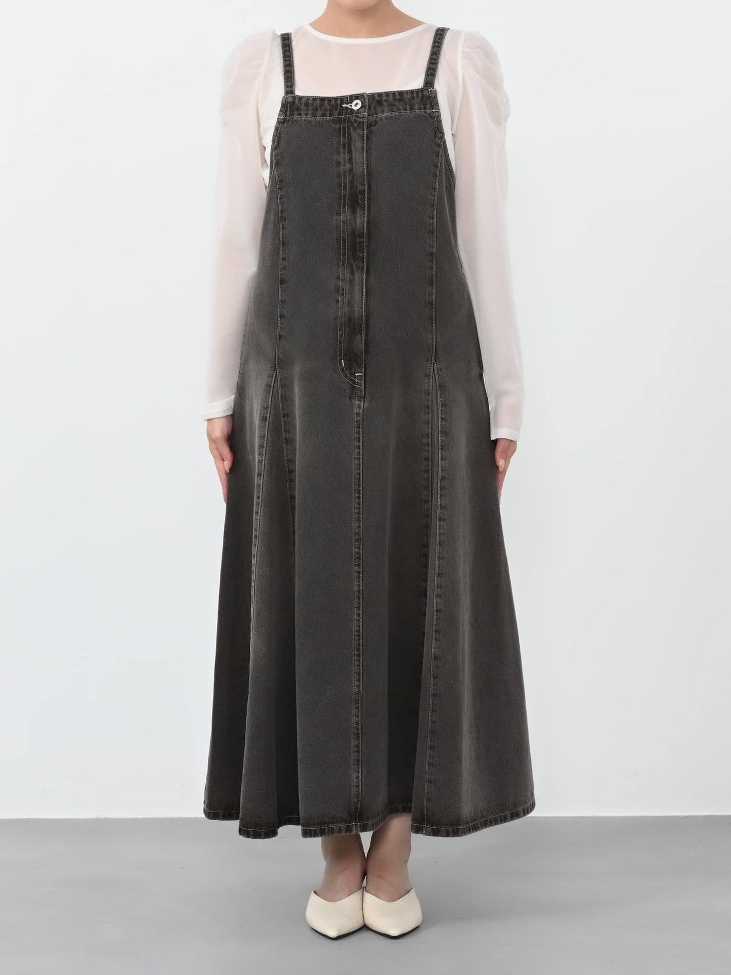 ※こちらが実物のカラーに一番お色味が近くなっております。（ウォッシュブラック）<br>149cm | B:77 W:60 H:83 股下:68.5 | regular着用 (ヒールの高さ:3.5cm)