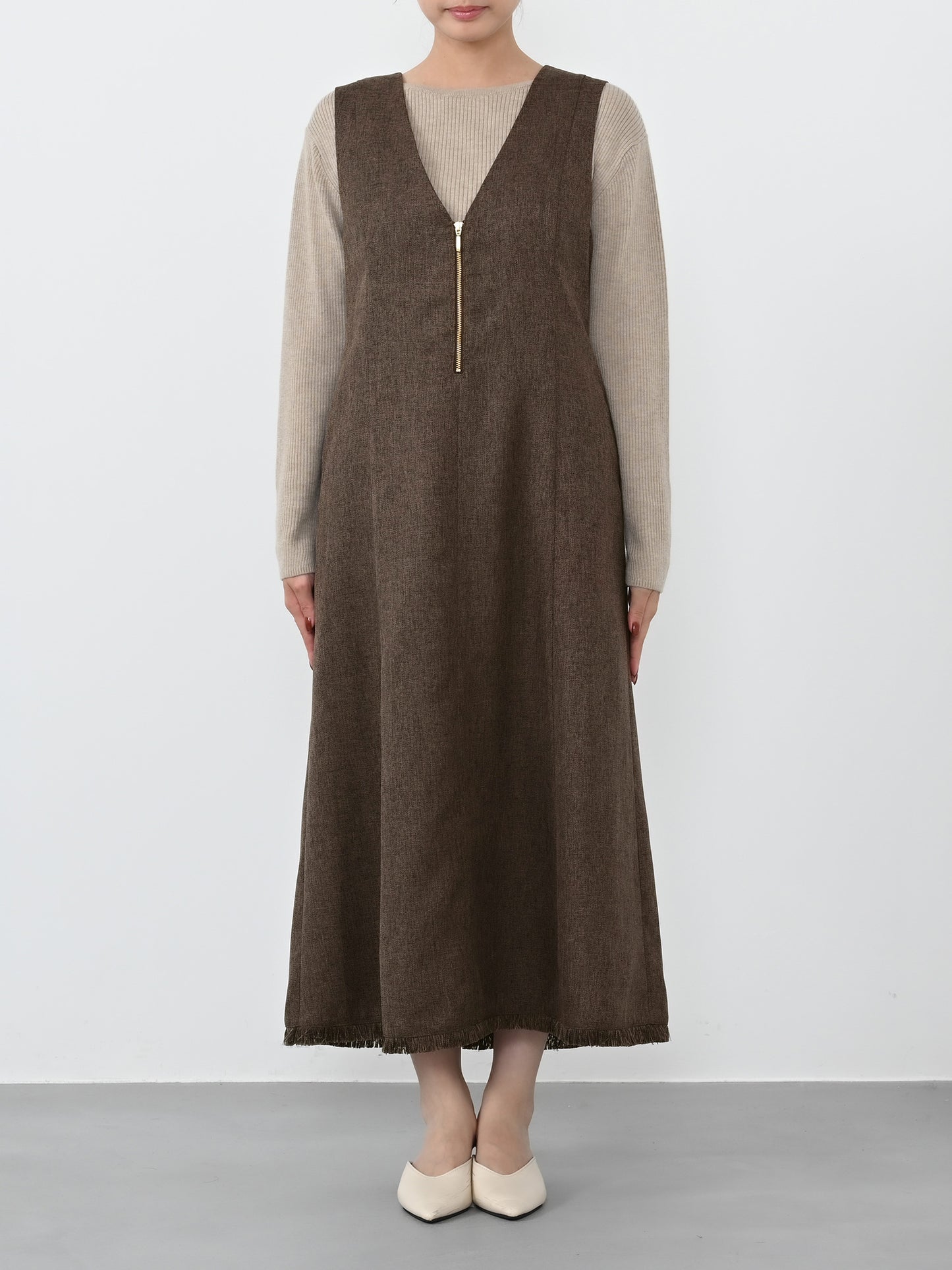 ※こちらが実物のカラーに一番お色味が近くなっております。（ブラウン）<br>149cm | B:77 W:60 H:83 股下:68.5 | regular着用  (ヒールの高さ:3.5cm)