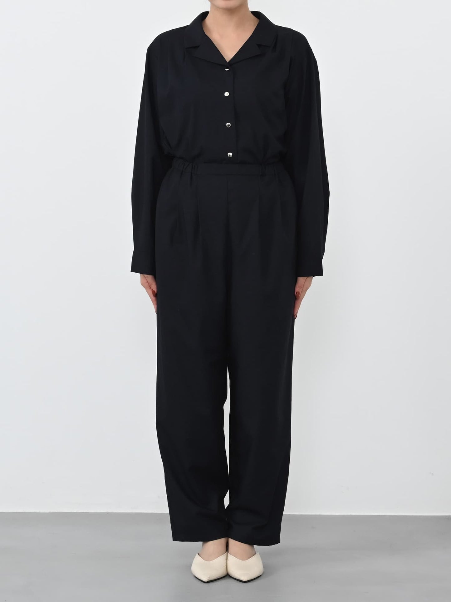 ※こちらが実物のカラーに一番お色味が近くなっております。（ネイビー）<br>149cm | B:77 W:60 H:83 股下:68.5 | regular着用 (ヒールの高さ:3.5cm)