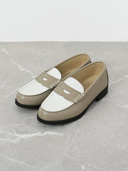 ※こちらが実物のカラーに一番お色味が近くなっております。（グレージュ）<br>