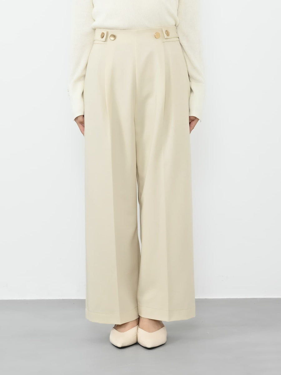 ※こちらが実物のカラーに一番お色味が近くなっております。（アイボリー）<br>143cm | B:73 W:60 H:81 股下:65  | short-XS着用(ヒールの高さ: 3.5cm) 