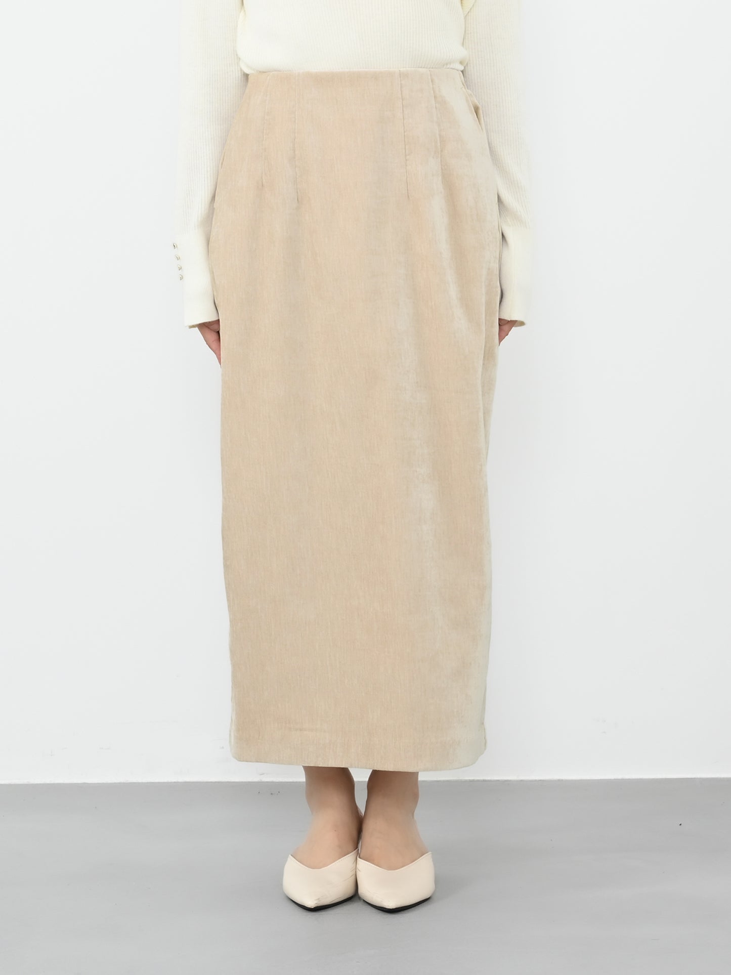 ※こちらが実物のカラーに一番お色味が近くなっております。（ライトベージュ）<br>143cm | B:73 W:60 H:81 股下:65  | short-XS着用(ヒールの高さ: 3.5cm) 