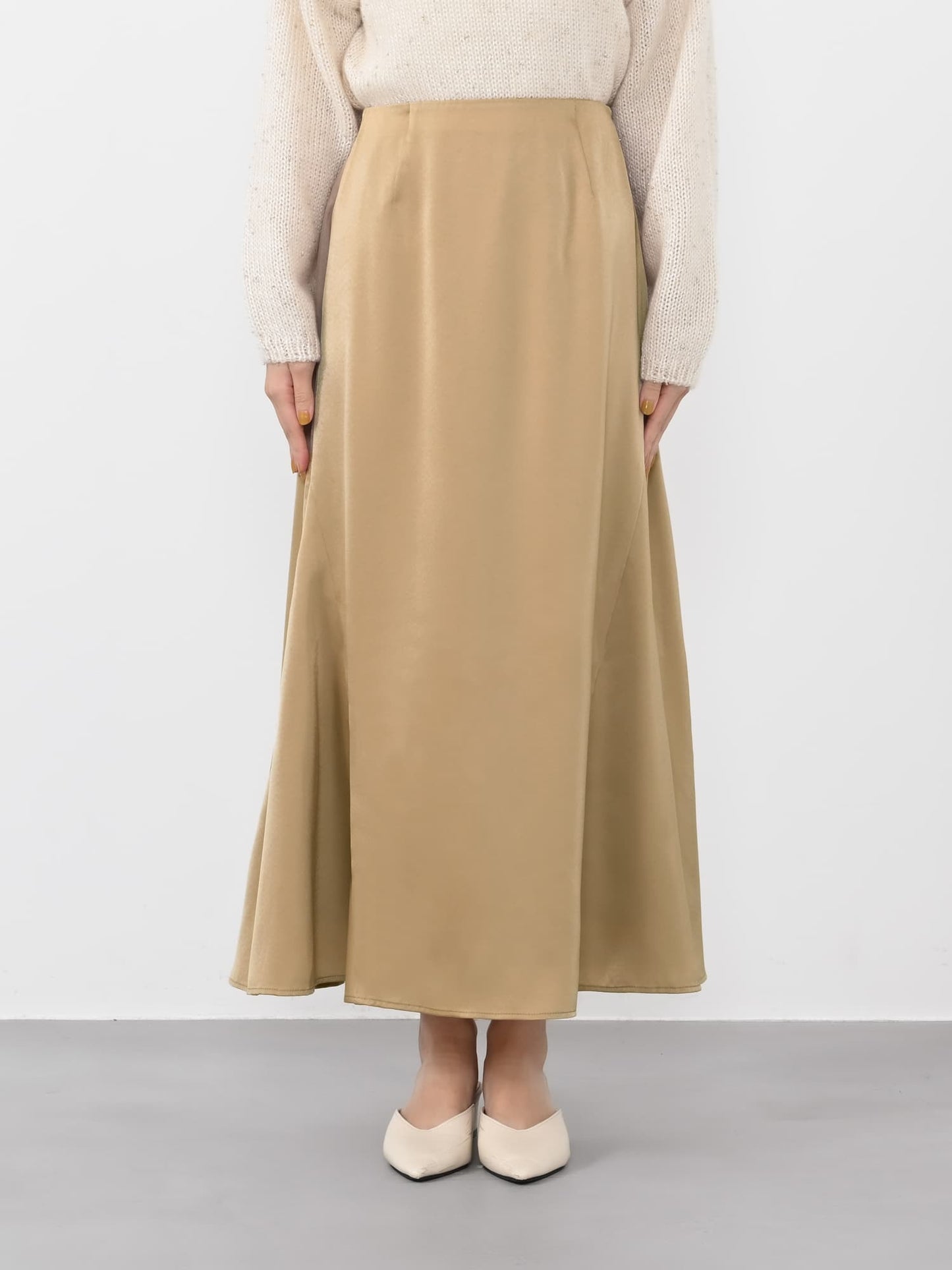 ※こちらが実物のカラーに一番お色味が近くなっております。（ライトベージュ）<br>150cm | B:78 W:56 H:74 股下:69  | regular-XS着用 (ヒールの高さ: 3.5cm)