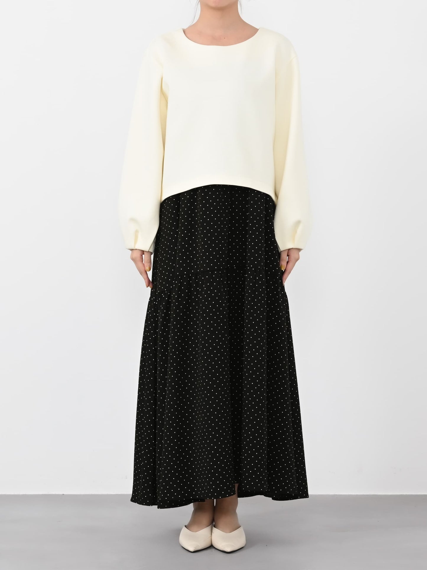 ※こちらが実物のカラーに一番お色味が近くなっております。（アイボリー×ブラック）<br>150cm | B:78 W:56 H:74 股下:69  | regular着用 (ヒールの高さ3.5cm)