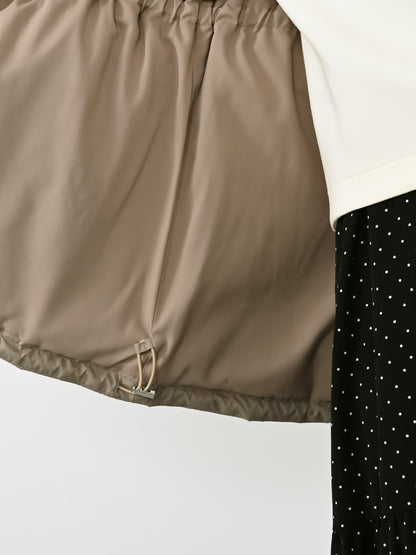 ※裾にドロストコードがございます。