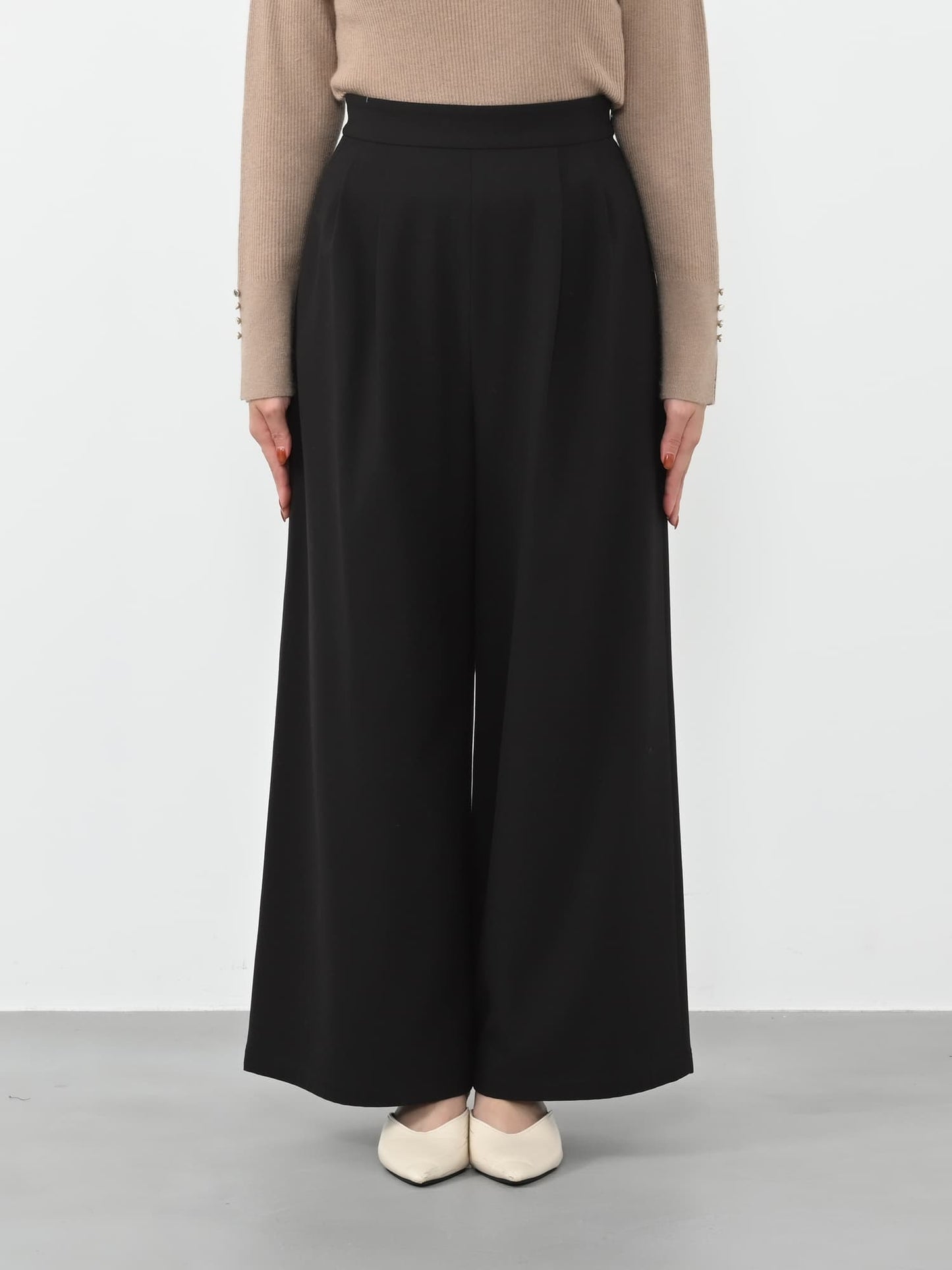 ※こちらが実物のカラーに一番お色味が近くなっております。（ブラック）<br>149cm | B:77 W:60 H:83 股下:68.5 | regluar-XS着用 (ヒールの高さ:3.5cm)