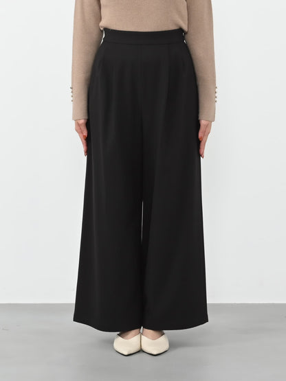 ※こちらが実物のカラーに一番お色味が近くなっております。（ブラック）<br>149cm | B:77 W:60 H:83 股下:68.5 | regluar-XS着用 (ヒールの高さ:3.5cm)