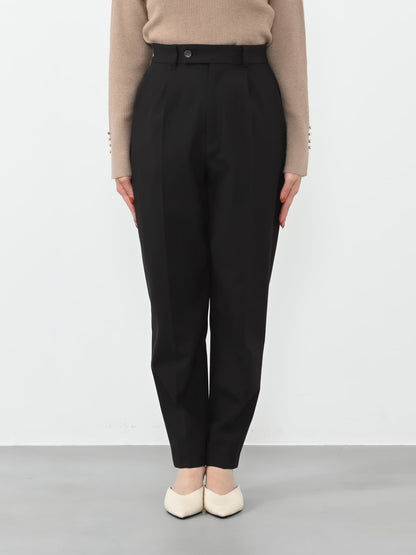 ※こちらが実物のカラーに一番お色味が近くなっております。（ブラック）<br>149cm | B:77 W:60 H:83 股下:68.5 | regular-XS着用 (ヒールの高さ:3.5cm)