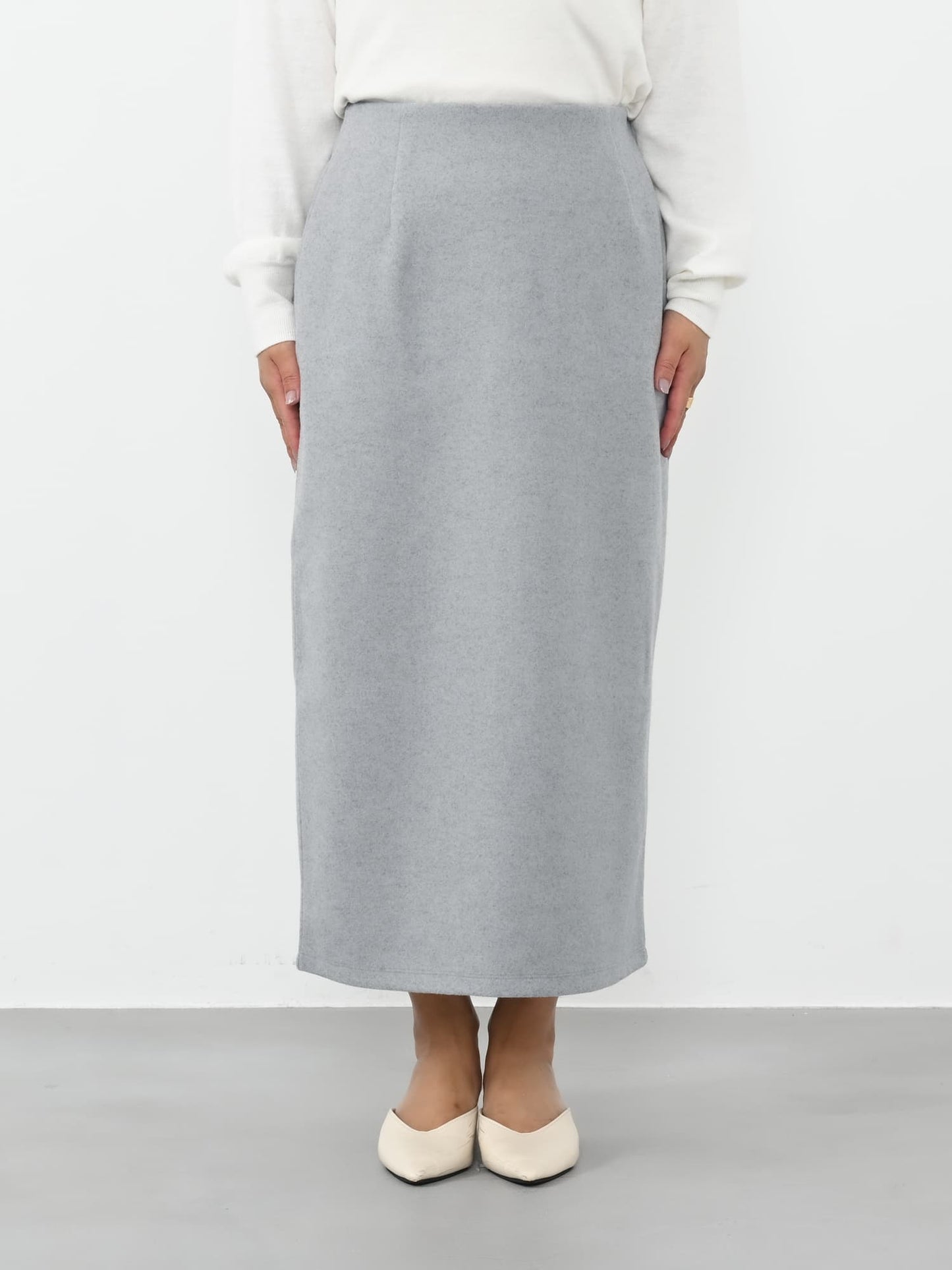 ※こちらが実物のカラーに一番お色味が近くなっております。（グレー）<br>144cm | B:80 W:64 H:84 股下:62 | short-XS着用 (ヒールの高さ: 3.5cm)