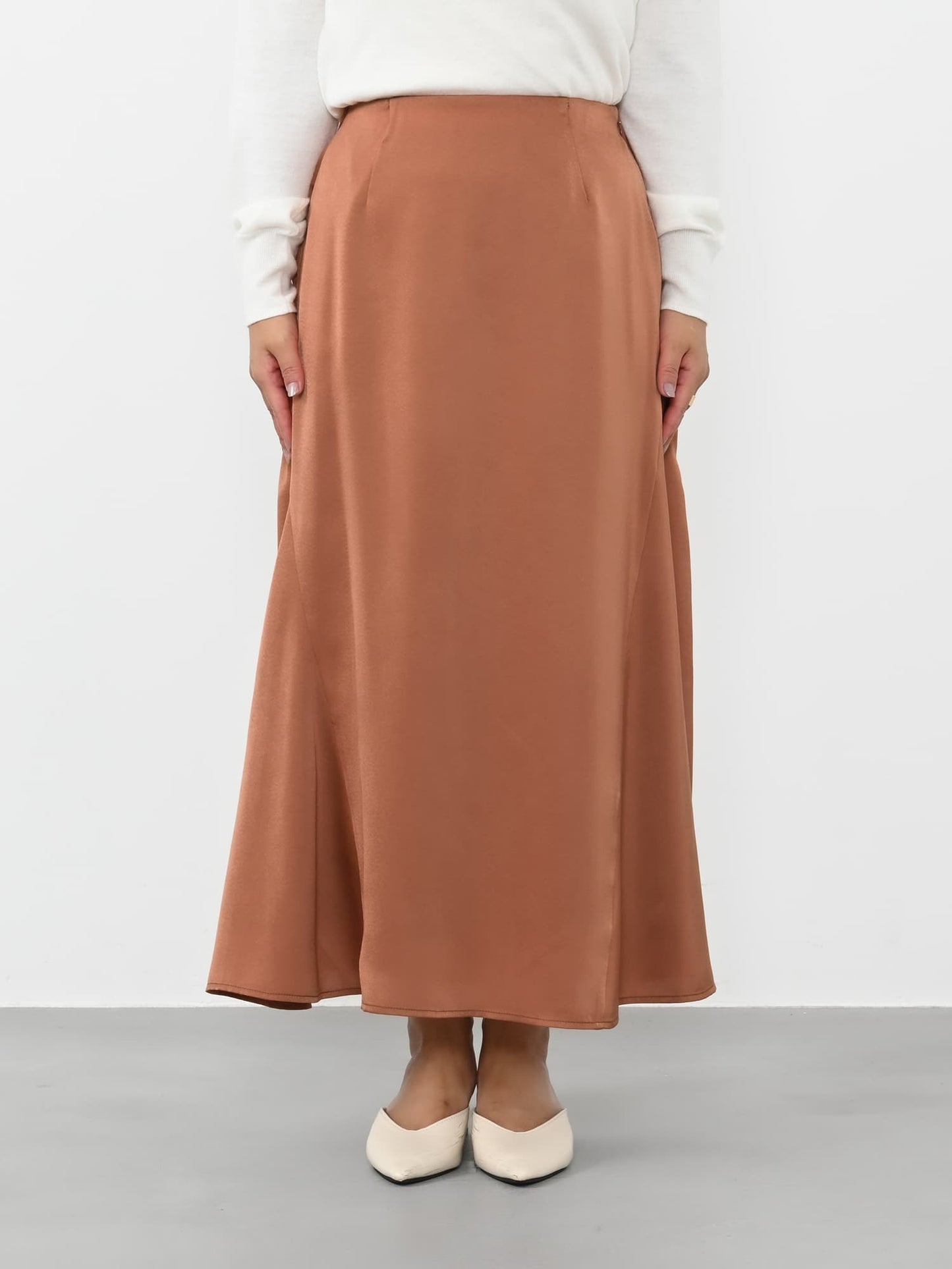 ※こちらが実物のカラーに一番お色味が近くなっております。（オレンジブラウン）<br>144cm | B:80 W:64 H:84 股下:62 | short-XS着用 (ヒールの高さ: 3.5cm)