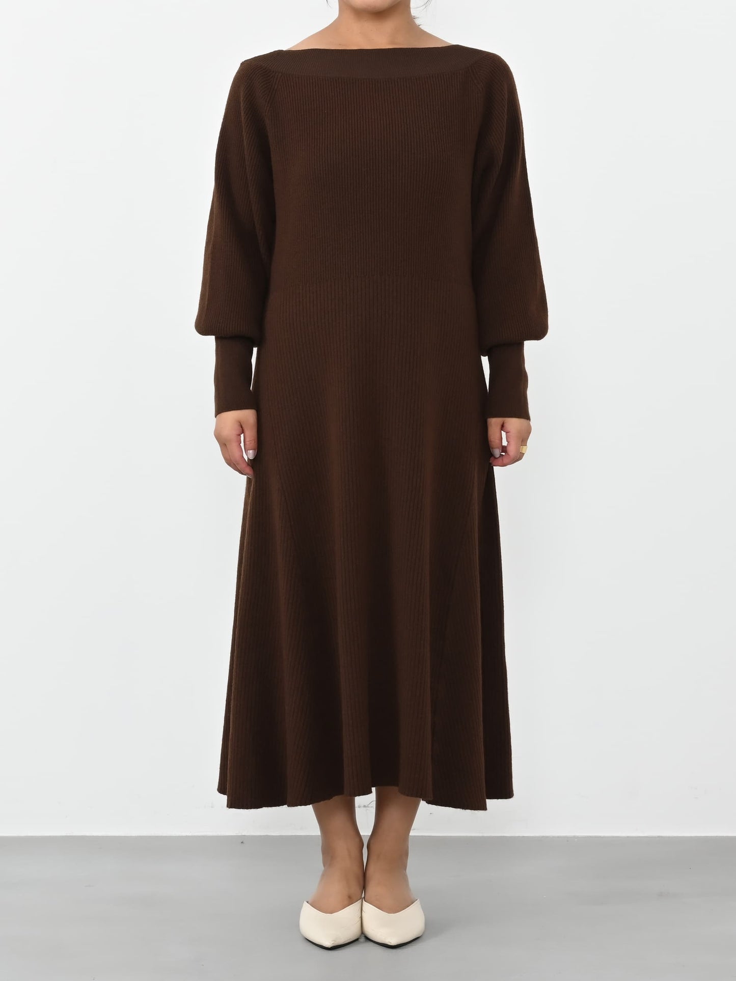 ※こちらが実物のカラーに一番お色味が近くなっております。（ブラウン）<br>144cm | B:80 W:64 H:84 股下:62 | short着用 (ヒールの高さ: 3.5cm) 