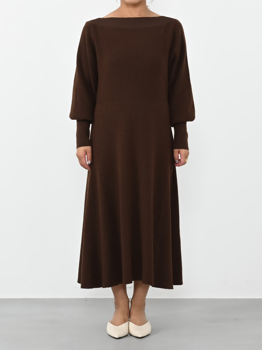 ※こちらが実物のカラーに一番お色味が近くなっております。（ブラウン）<br>144cm | B:80 W:64 H:84 股下:62 | short着用 (ヒールの高さ: 3.5cm) 