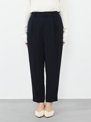 ※こちらが実物のカラーに一番お色味が近くなっております。（ネイビー）<br>143cm | B:73 W:60 H:81 股下:65  | short-XS着用 (ヒールの高:3.5cm)